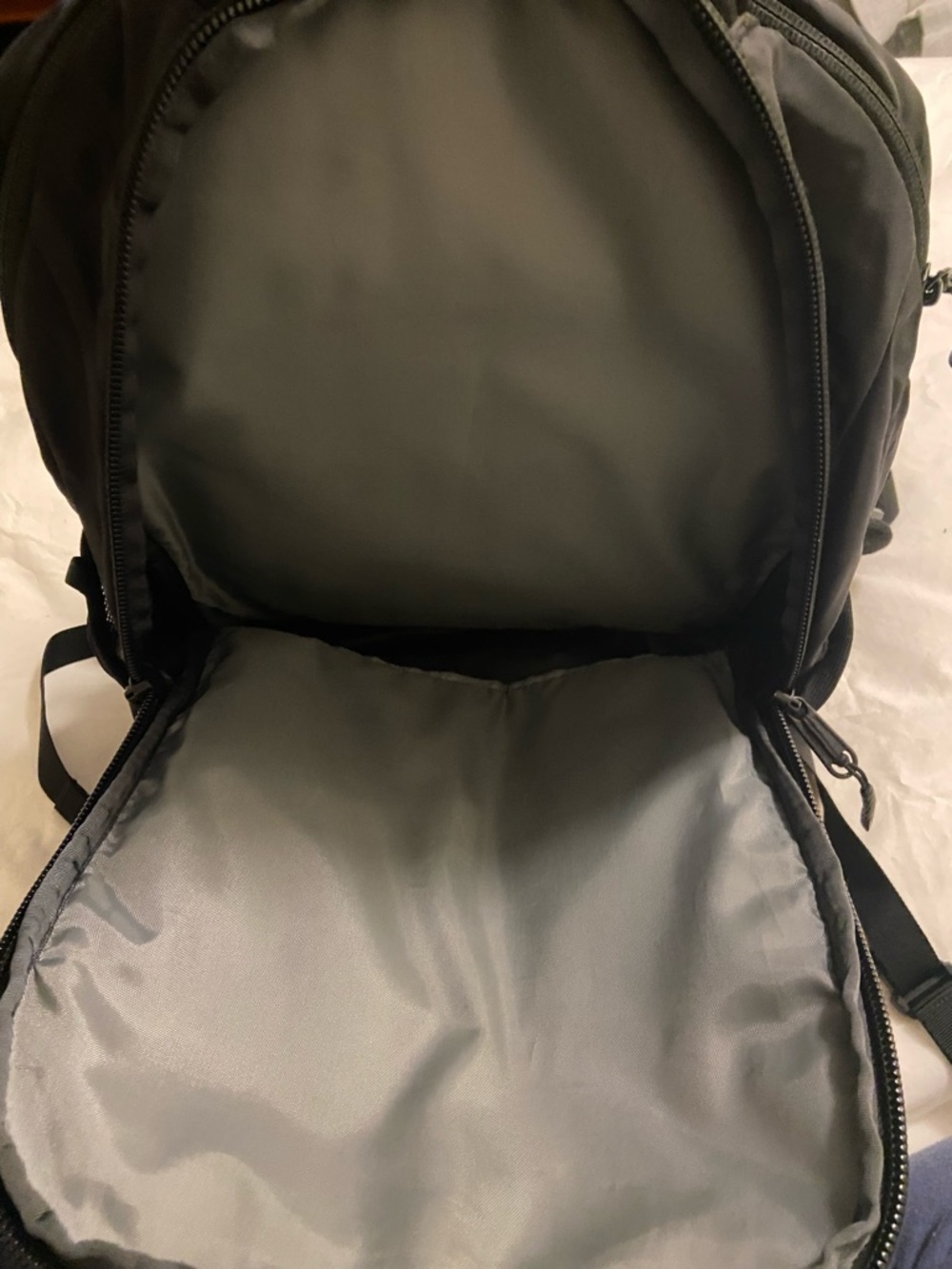The North Face Black Recon Backpack - Picture 3 of 8